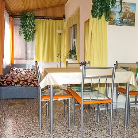 Apartment Familia Nyaralo 82 *
